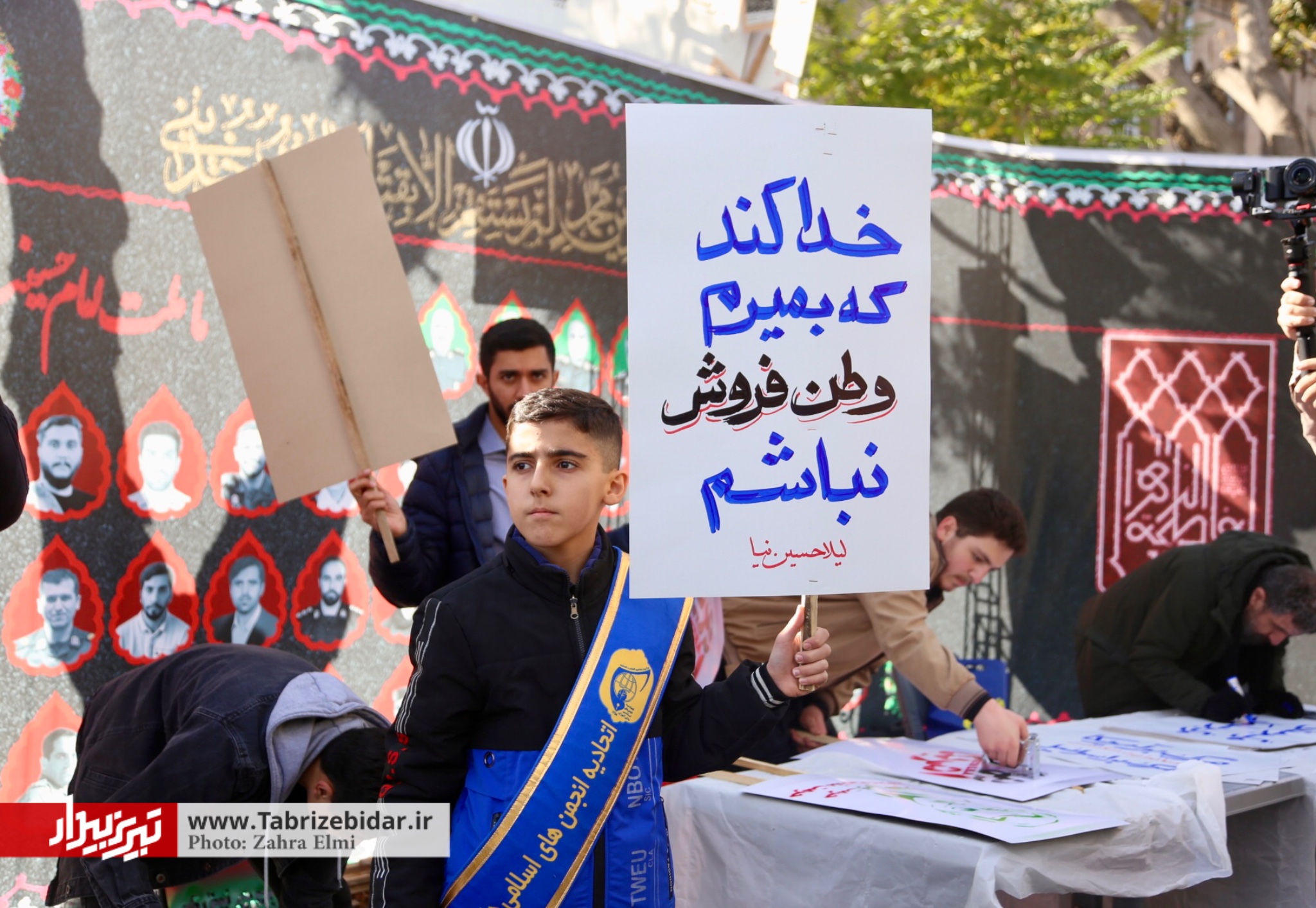 از پیر تا جوان؛ حضور یکپارچه مردم تبریز در راهپیمایی