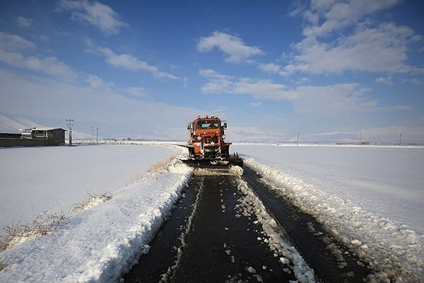 هشدار پلیس راه آذربایجان‌شرقی؛ برف و کولاک در ۵ محور ارتباطی استان