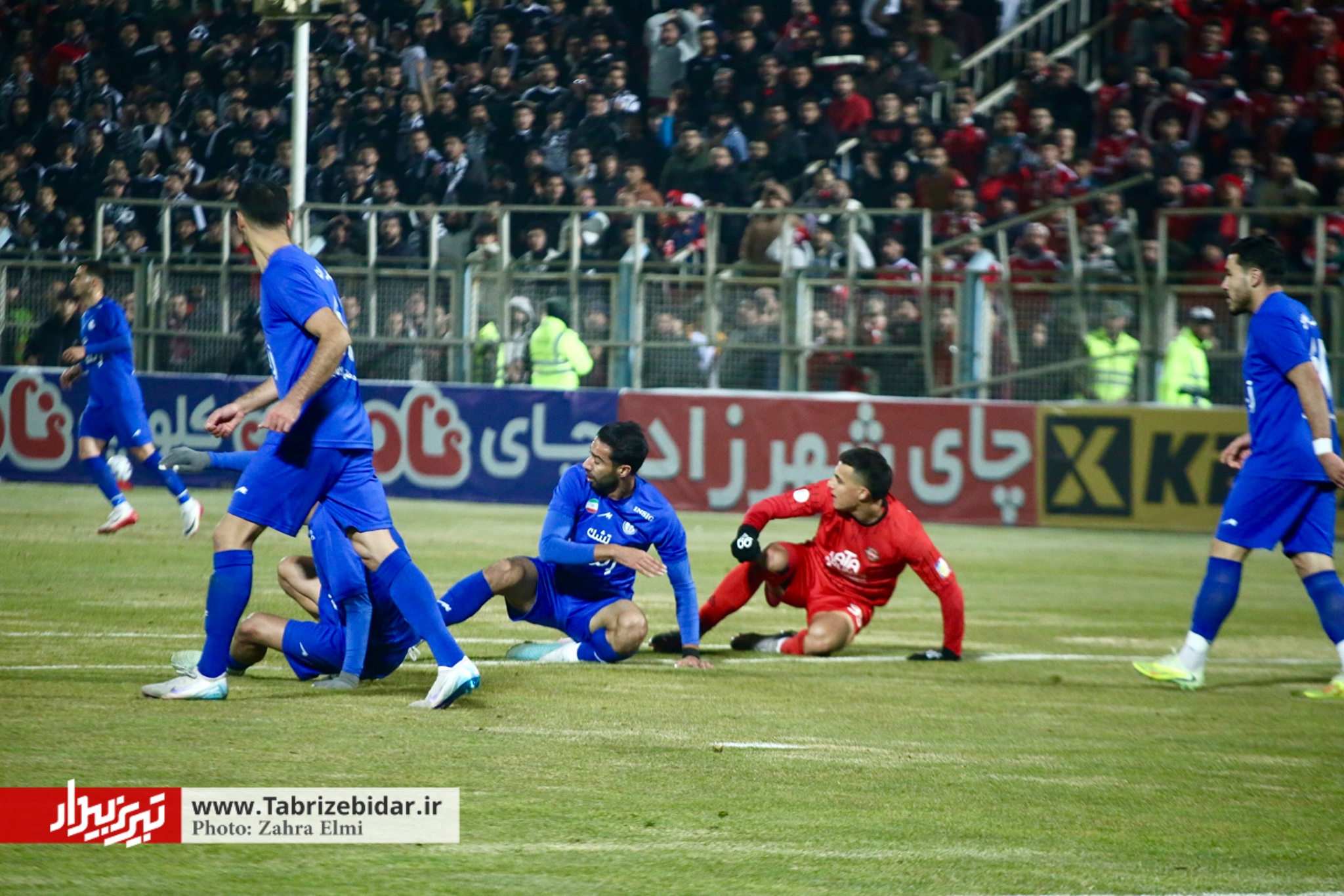 تراکتور ـ استقلال خوزستان؛ از قاب تصویر تبریزِ بیدار