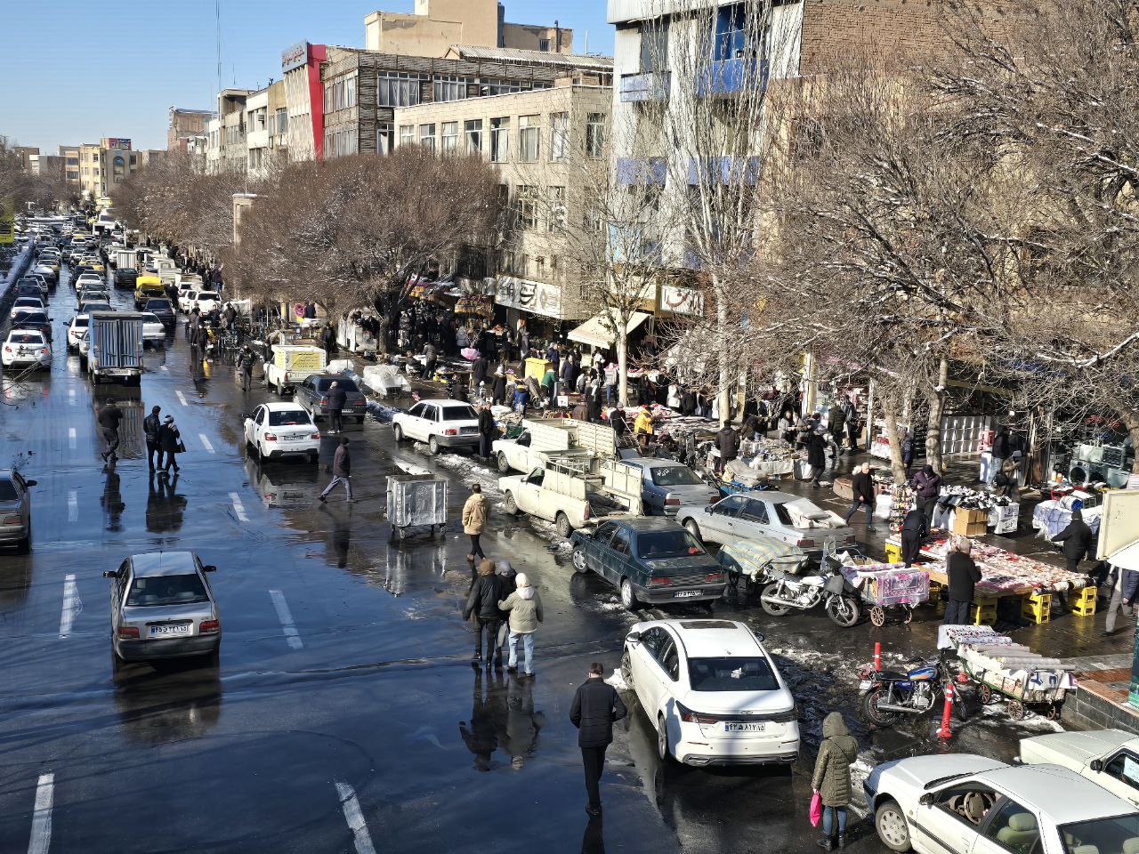 گرمیت بازار تبریز در یک روز سرد زمستانی