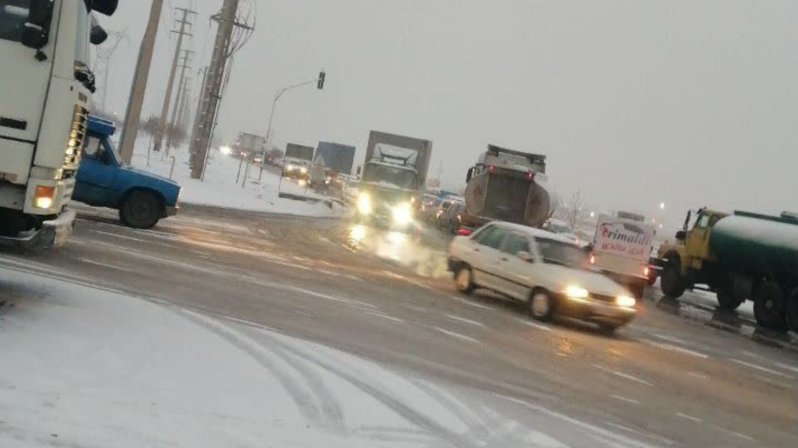 گره کور ترافیکی در جاده حادثه خیز کوجووار؛ مردم قربانی پاسکاری شهرداری و راهداری