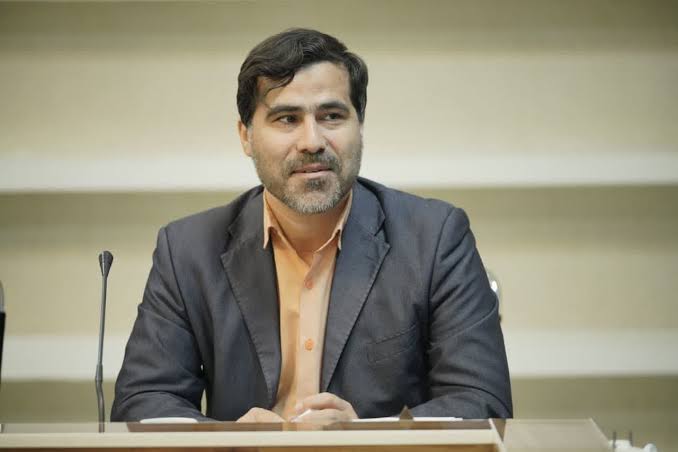 راهکارهای کنترل نرخ ارز چیست؟ /مردمی‌سازی اقتصاد، راه عبور از رکود و تورم