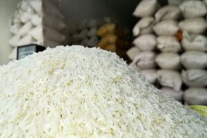 دلال ها سد راه برنج پاکستانی / انحصار در تهران؛ تبریز آماده واردات مستقیم