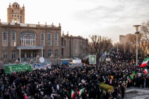 تبریز، تبر به کمر وطن فروشان وارداتی زده!