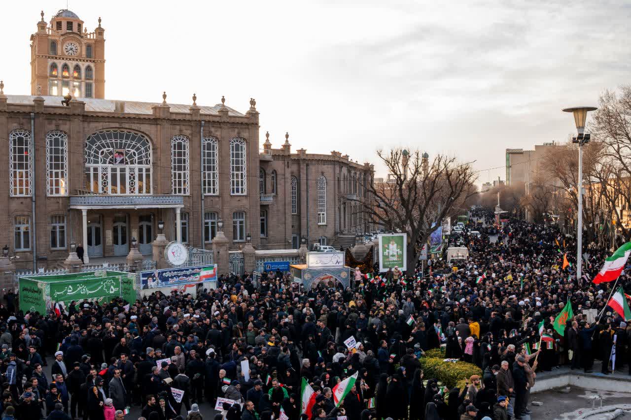 تبریز، تبر به کمر وطن فروشان وارداتی زده!
