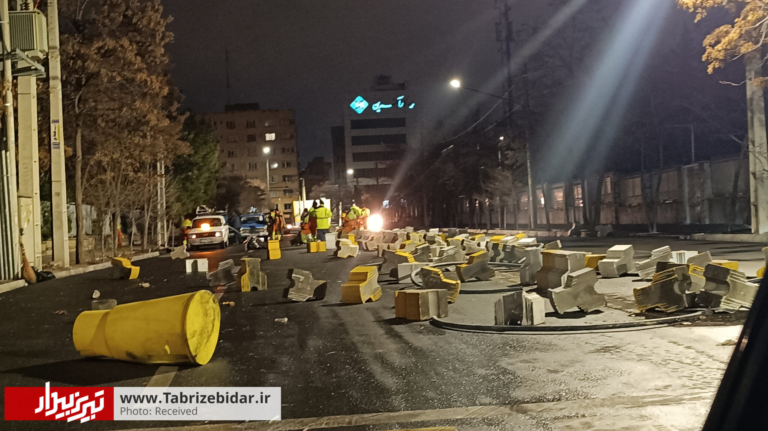 تصاویر؛ آسیب زدن آشوبگران وارداتی به اموال عمومی تبریز