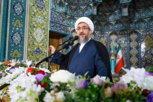 دشمن از کوچک‌ترین اختلافات سو استفاده می‌کند