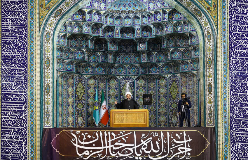 ایران از منافع خود در تنگه هرمز کوتاه نمی‌آید