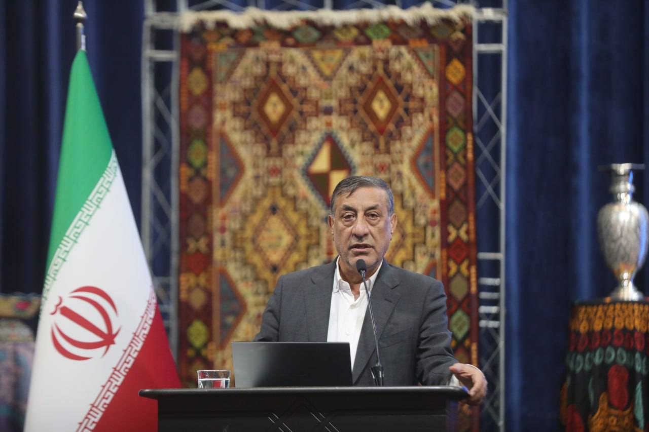 توزیع متوازن منابع بانکی به توسعه استان‌ها و کاهش تمرکز جمعیت در تهران کمک می‌کند